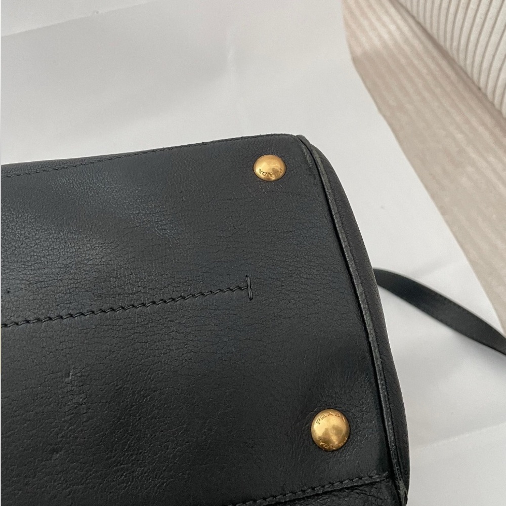 Prada Black Vitello Daino Bag with Gold Details - Picture 4 of 5